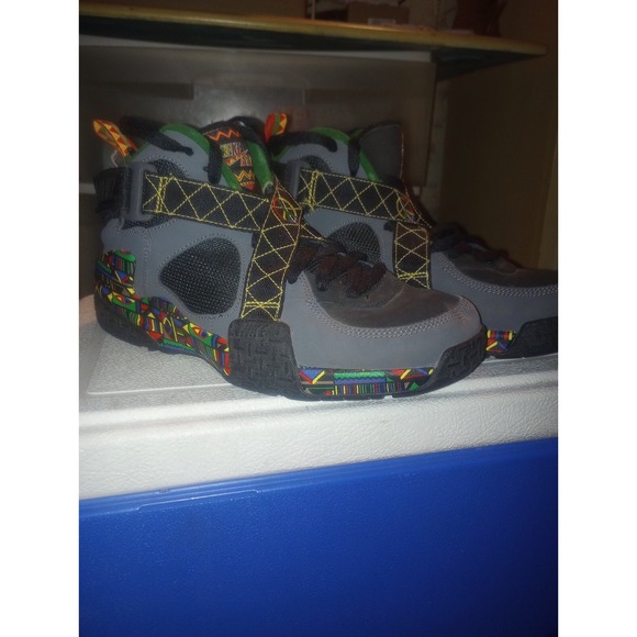 Size 8.5  Men's Nike grey and black leather Air Raid Peace, excellent condition‎ - Picture 1 of 7
